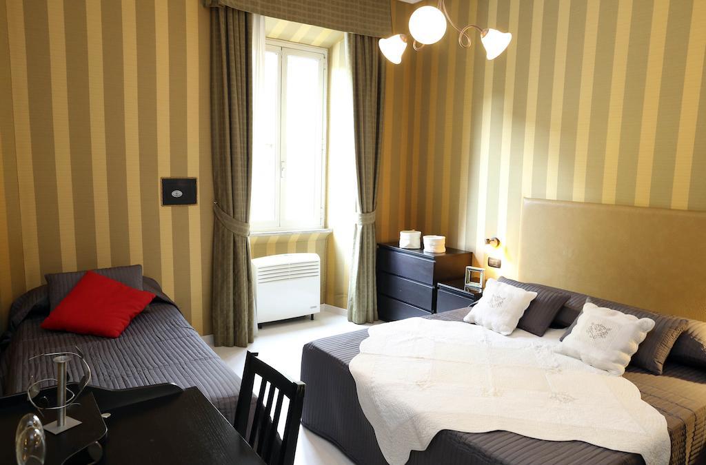 Caracciolo Guest House Řím Pokoj fotografie