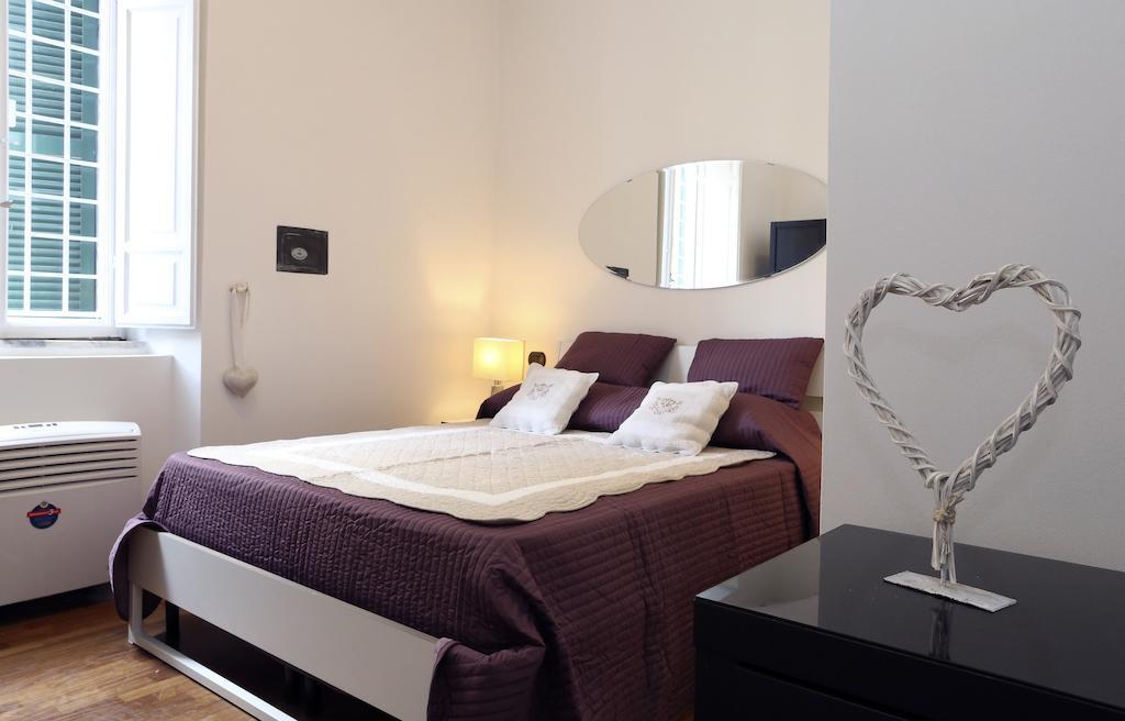 Caracciolo Guest House Řím Pokoj fotografie